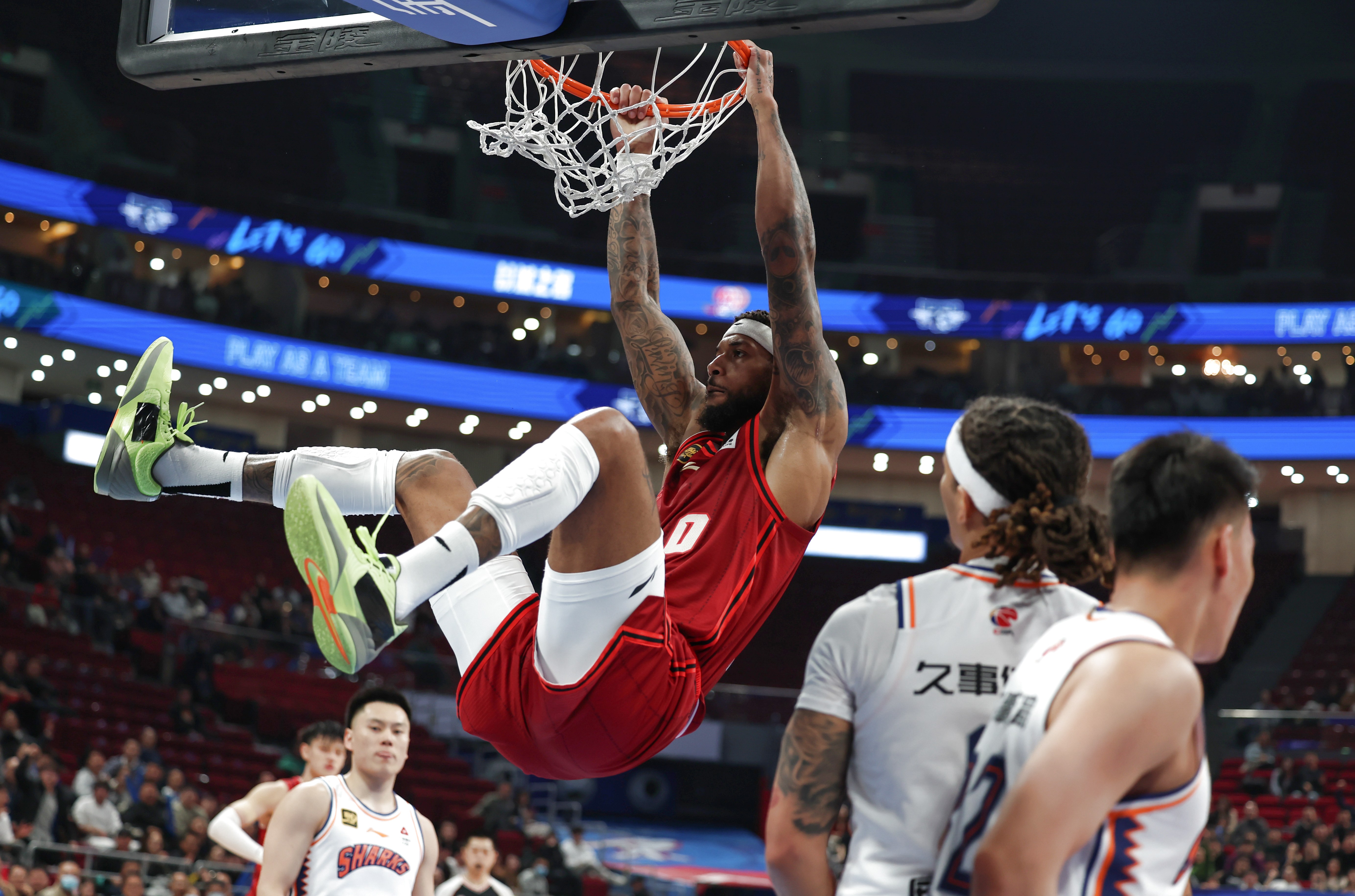 关键时刻NBA季后赛传出新动向，那不勒斯临场应变，管理层表态：悬念犹存，身体对抗强度拉满(今日2024年nba季后赛预测和)-爱游戏官方网站