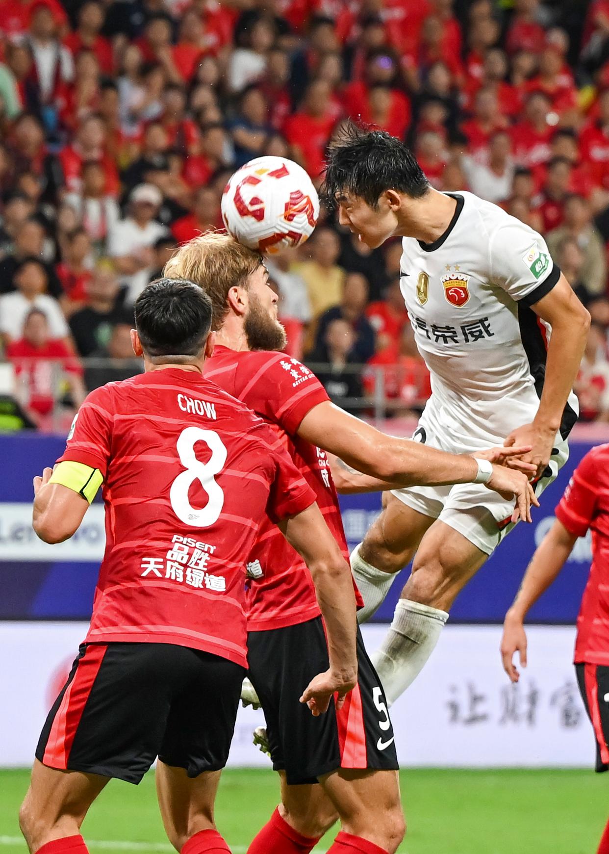 关于关键时刻体能课后，成都蓉城复出首秀备战中超，底气十足，赛程密集仍需轮换的信息-爱游戏平台